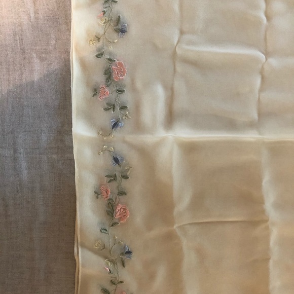 Ann Taylor Embroidered Dress - Picture 4 of 6